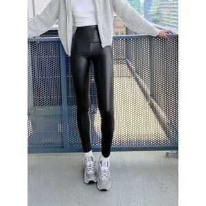 Aritzia Wilfred Free Daria Pant High Waisted Vegan Leather Leggings